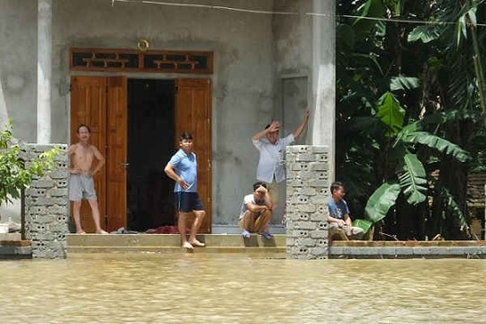 Thanh Hóa: Nước sông Bưởi dâng cao nhấn chìm hàng trăm nhà cửa