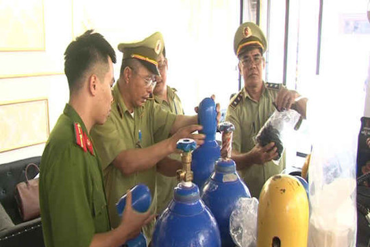 Lạng Sơn: Thu giữ gần 500 kg khí bóng cười tại 2 quán trà sữa