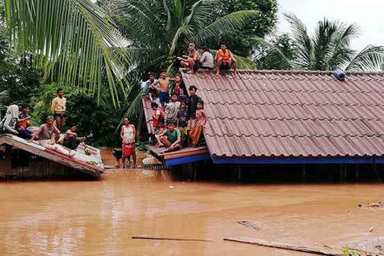 Vỡ đập thủy điện ở Lào, lực lượng cứu hộ ráo riết tìm kiếm hàng chục người thiệt mạng