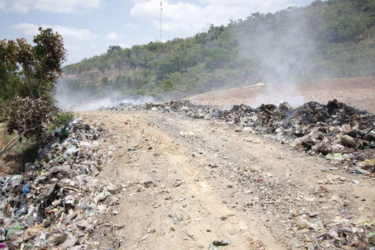 Ea Kar (Đắk Lắk): Dân khổ vì bãi rác xã Ea Ô gây ô nhiễm môi trường