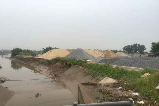TX Quảng Yên - Quảng Ninh: Lộn xộn bến bãi tập kết cát, đá ven sông