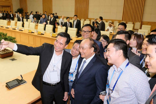 Thủ tướng Nguyễn Xuân Phúc gặp mặt hơn 100 chuyên gia, nhà khoa học trẻ người Việt tiêu biểu ở nước ngoài