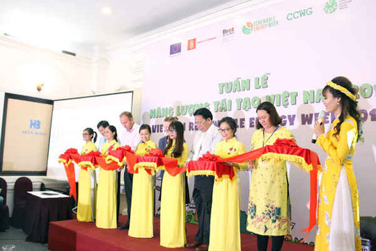 Năng lượng tái tạo sẽ “chạm tới” mọi người dân Việt Nam từ thành thị đến nông thôn