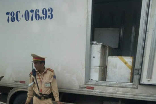 Thanh Hóa: Bắt giữ xe tải vận chuyển trên 300kg sản phẩm động vật hôi thối