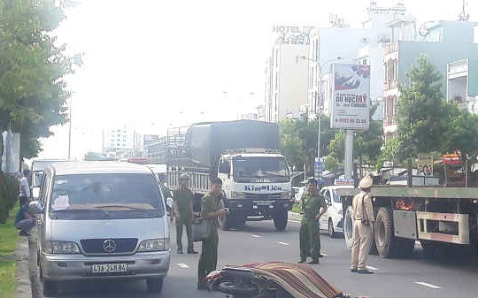 Đà Nẵng: Va chạm với xe tải, một người đàn ông chết thảm