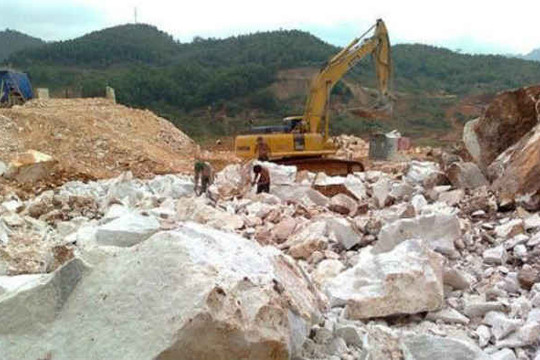 Hòa Bình: Xem xét điều chỉnh quy hoạch mỏ đá vôi xi măng Lộc Môn