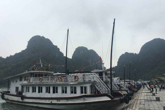 Quảng Ninh: Ban hành lệnh “cấm” biển và cho học sinh nghỉ tránh bão