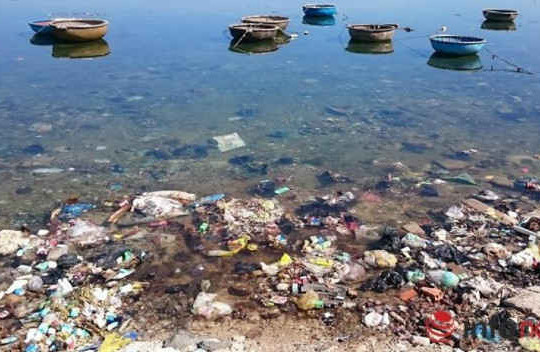 Lý Sơn tiết kiệm 5.510 chai nhựa đổ vào đại dương và bãi chôn lấp