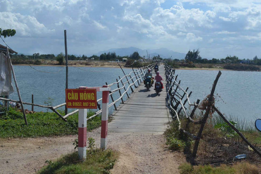 Dự án Cầu Hà Tân ở huyện Duy Xuyên, Quảng Nam: "Lỗi hẹn” với bà con vùng rốn lũ?