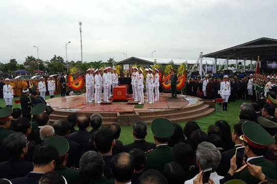 Lễ an táng Chủ tịch nước Trần Đại Quang tại quê hương Ninh Bình