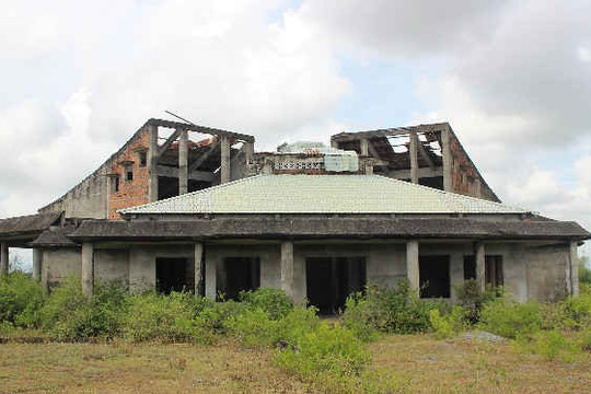 Quảng Nam: Nghĩa trang quá tải, nhà hỏa táng tiền tỷ bỏ hoang