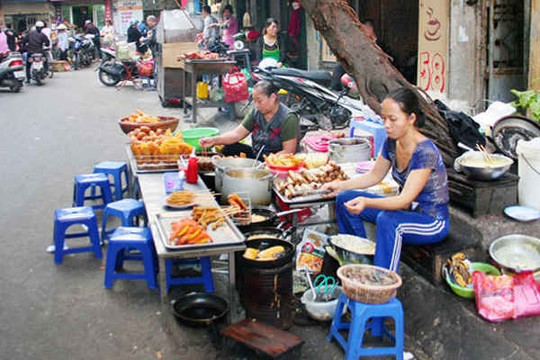 Hà Nội: Siết chặt quản lý dịch vụ ăn uống và thức ăn đường phố