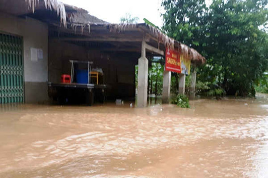Lào Cai: Mưa lớn gây lũ quét làm sập hàng chục ngôi nhà tại Bảo Yên