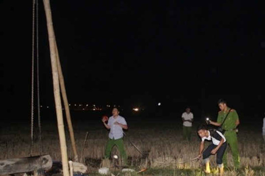 Hà Tĩnh: Điện giật khiến bốn công nhân tử vong trên cánh đồng