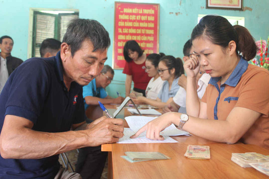 Điện Biên: Chi trả tiền tạm ứng cho người dân góp đất trồng cây cao su