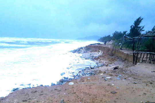 Thừa Thiên Huế: Hơn 300 tỷ đồng xây kè chống sạt lở bờ biển khẩn cấp đoạn Thuận An- Tư Hiền