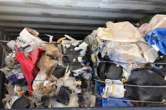 Kiểm tra gần 2.000 container phế liệu tồn đọng