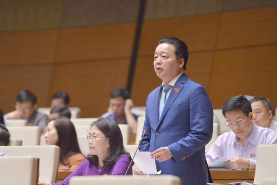 Bộ trưởng Bộ TN&MT Trần Hồng Hà trả lời chất vấn Quốc hội