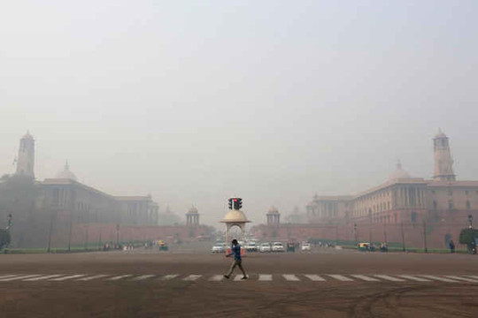 Ô nhiễm gia tăng, thủ đô của Ấn Độ chìm trong sương khói