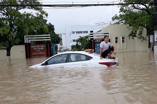 Trung tâm KTTV Quốc gia nói về đợt mưa lũ vừa qua ở Khánh Hòa và Phú Yên