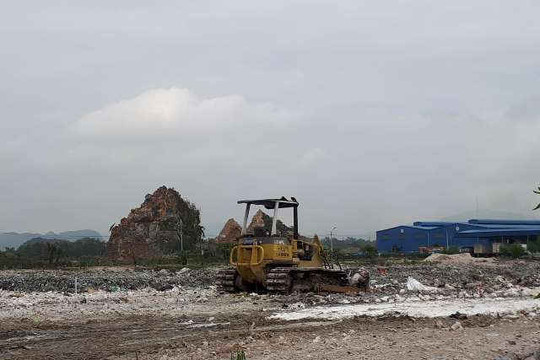Dân từng chặn xe rác phản đối Nhà máy xử lý chất thải Minh Tân gây ô nhiễm