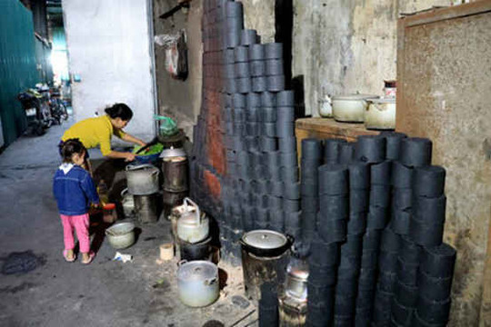 Hà Nội: Triển khai chương trình thay thế bếp than tổ ong bảo vệ môi trường