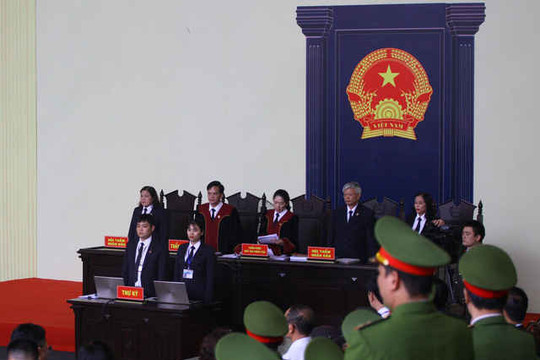 Tuyên phạt cựu Trung tướng Phan Văn Vĩnh 9 năm tù