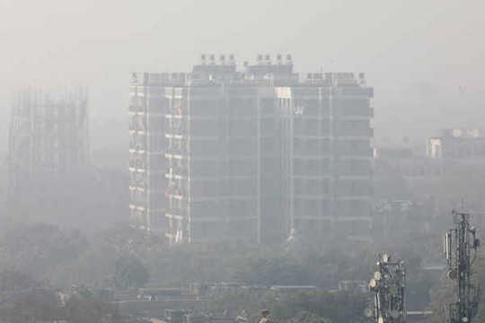 Người dân Delhi đón Giáng sinh trong nhà do ô nhiễm khói bụi khẩn cấp kéo dài 4 ngày liên tiếp