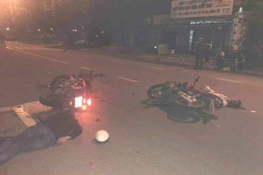 Đà Nẵng: 2 xe máy va chạm trong đêm, 3 người thương vong
