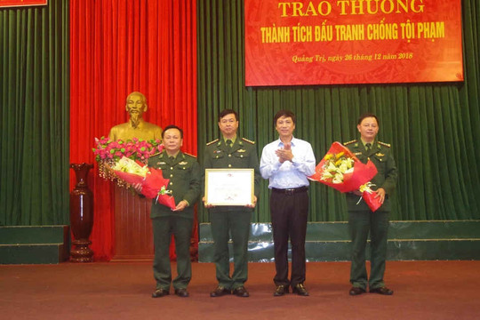 Trao thưởng thành tích đấu tranh chống tội phạm ma túy cho lực lượng Biên phòng Quảng Trị