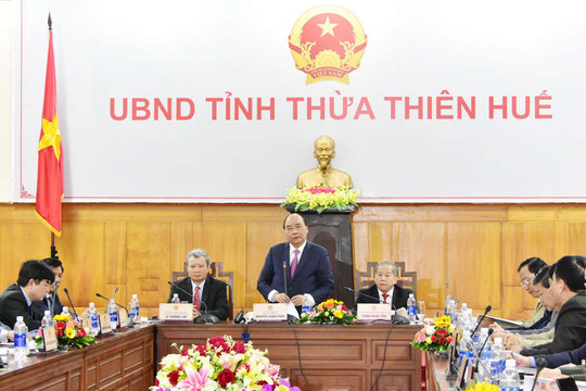 Thủ tướng Nguyễn Xuân Phúc kiểm tra công tác chuẩn bị Tết Nguyên Đán 2019 tại Thừa Thiên Huế