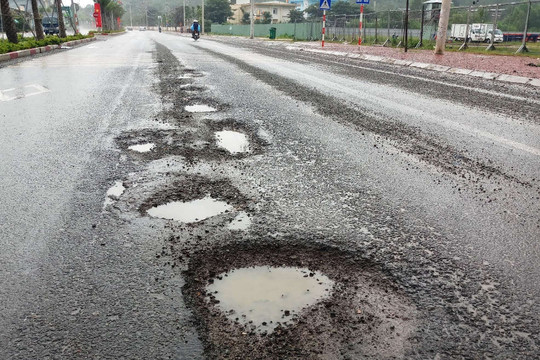 Bình Định: Quốc lộ 1D cứ mưa là hỏng!