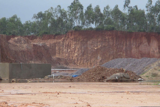 Bình  Định: Khai thác đất trái phép tại đồi Hỏa Sơn, doanh nghiệp bị phạt 90 triệu đồng
