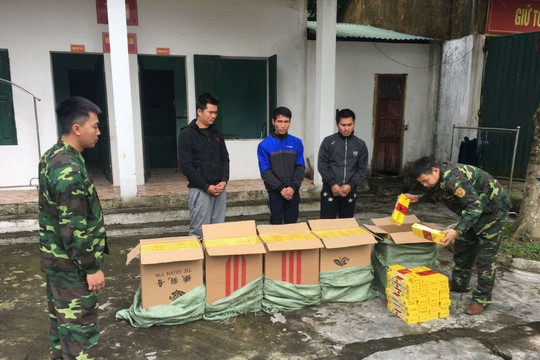 Quảng Ninh: Bắt giữ 3 đối tượng vận chuyển 2.500 bao thuốc nhập lậu