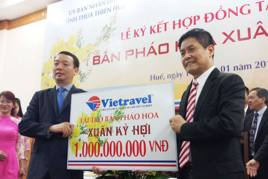 Vietravel tài trợ cho Huế 1 tỷ đồng bắn pháo hoa dịp Tết Kỷ Hợi