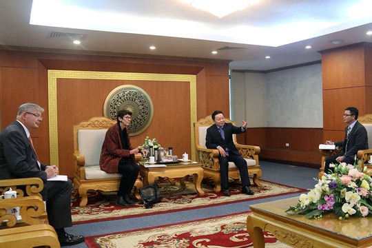 Bộ trưởng Trần Hồng Hà tiếp và làm việc với các đại sứ Sri Lanka, Na Uy tại Việt Nam