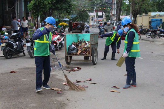 Bình Định: Làm sạch phố phường… đón Xuân