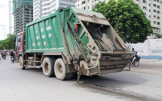 Hà Nội: Xử lý nghiêm các xe vận chuyển rác thải gây rơi vãi, rò rỉ nước rác khi vận chuyển