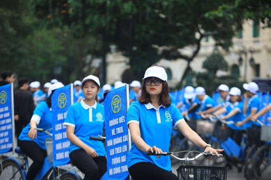 Hà Nội: Diễu hành tuyên truyền xây dựng người Thủ đô thanh lịch, văn minh