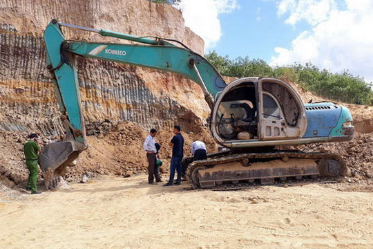Kon Tum: Kiểm tra tình trạng khai thác khoáng sản trái phép tại thôn Thanh Trung