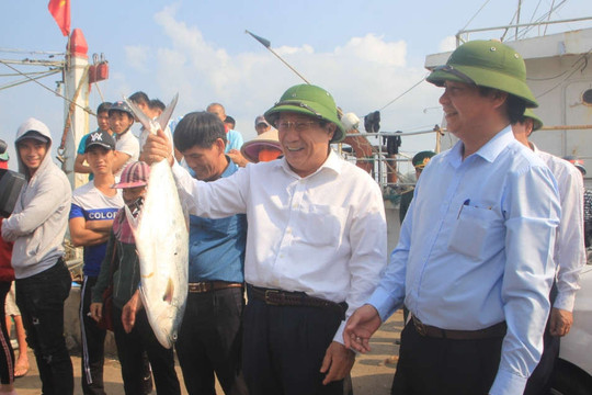 Đa dạng hóa sinh kế cho ngư dân vùng bãi ngang ven biển Quảng Trị