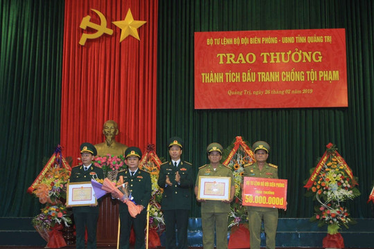 Quảng Trị: Khen thưởng Ban chuyên án bắt đối tượng vận chuyển 94.000 viên ma túy
