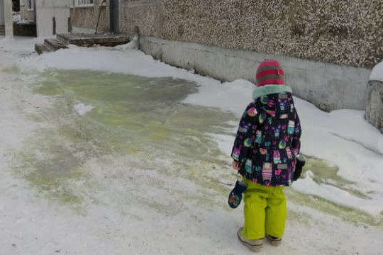 Tuyết xanh ở Nga làm dấy lên mối lo ngại về ô nhiễm