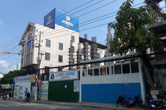 TP Nha Trang – Khánh Hòa: Chủ đầu tư mâu thuẫn với nhà thầu, công an phường khóa trái cửa dự án?