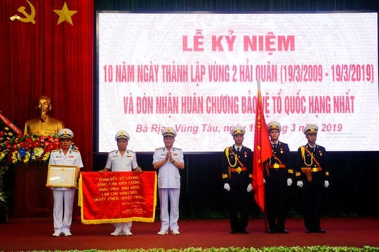 Vùng 2 Hải quân kỷ niệm 10 năm ngày thành lập và đón nhận Huân chương bảo vệ Tổ quốc Hạng Nhất