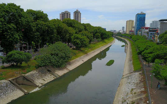 Nước thải đô thị: Cơn lũ ngầm của Hà Nội