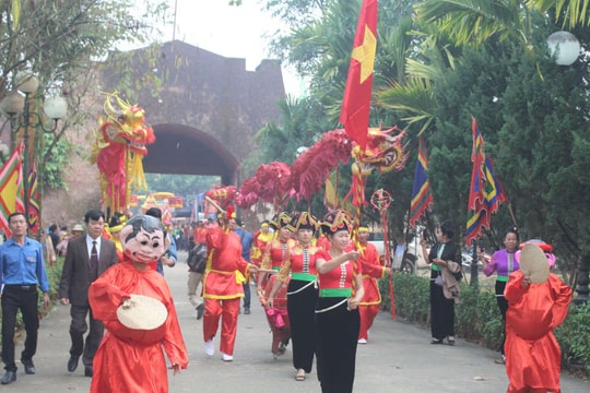 Điện Biên: Rộn ràng khai hội Hoàng Công Chất