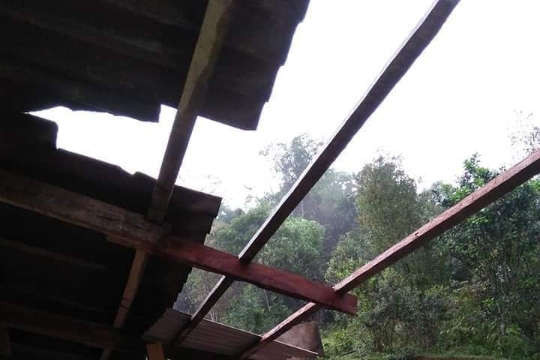 Bình Gia (Lạng Sơn): Hàng trăm ngôi nhà bị tốc mái do gió lốc