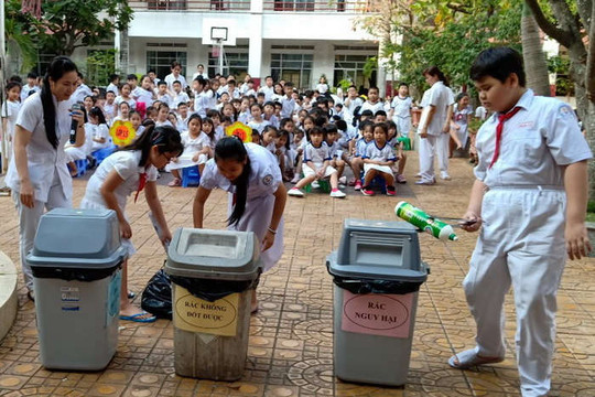 Cần Thơ: Triển khai phong trào phân loại rác, chống rác thải nhựa đến các cấp học