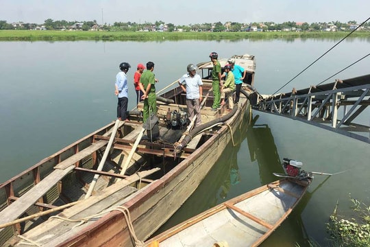 Miền Trung: Cương quyết dẹp nạn “cát tặc”